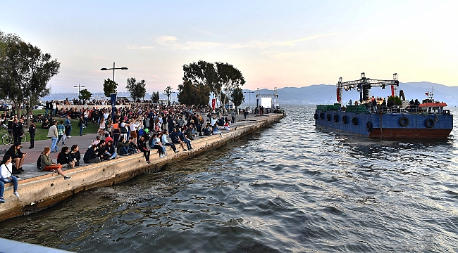 Ege söyledi, İzmir dinledi