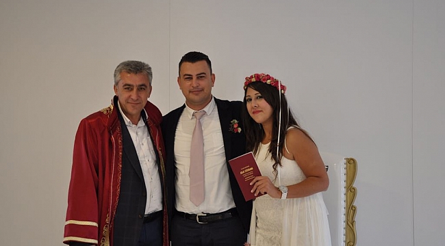 Güzelbahçe’de 1 liraya nikah
