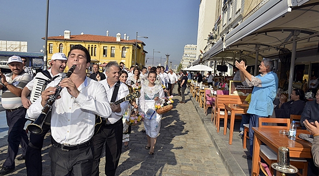 İzmir’de Balkan Havası