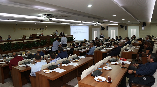 Karabağlar Belediyesi 2018 yılı bütçe tasarısı oylamasında AK Parti ve CHP arasında metro uzlaşması çıktı