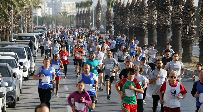 Karşıyaka, Ata’dan Ana’ya Koşuyor