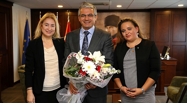 Mülkiyelilerden Başkan Akpınar’a “Üstün Hizmet Ödülü”