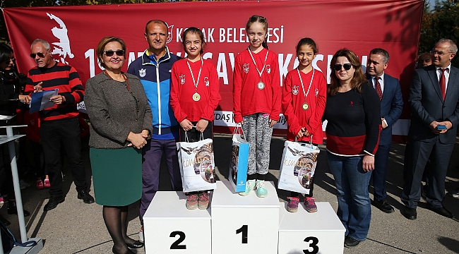 Ata'ları İçin Koştular