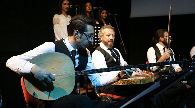 Atatürk Türkülerle Anıldı