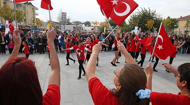 Buca’da Cumhuriyet Coşkusu Devam