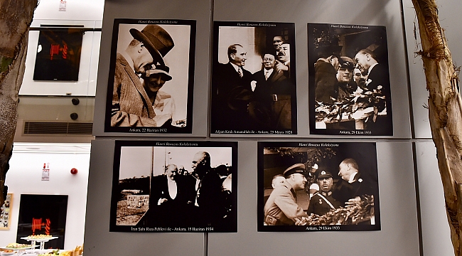 Gülümseyen Atatürk