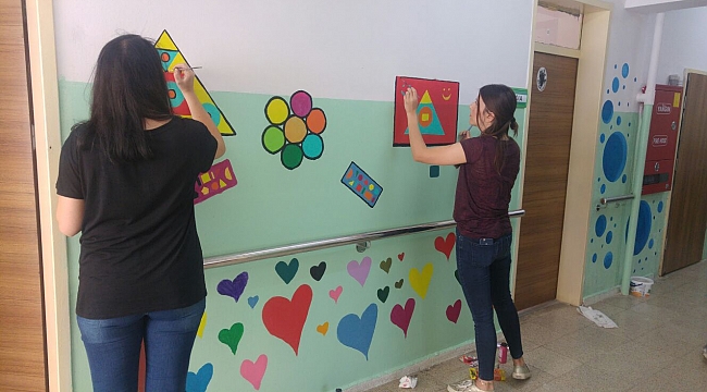 İKÇÜ Okul Duvarlarını Renklendirdi