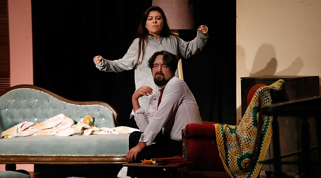 Kadına Şiddet Konak Sahnesinde