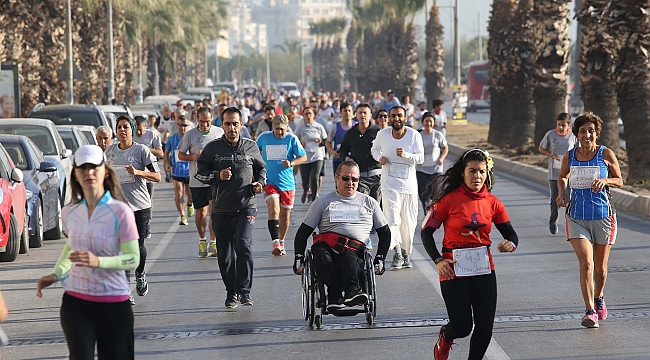 Karşıyaka Geleneksel Ata’dan Ana’ya Saygı Koşusu