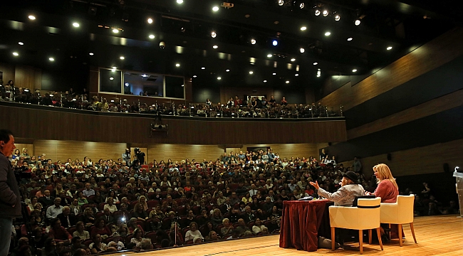 Muazzez İlmiye Çığ İzdihamı!