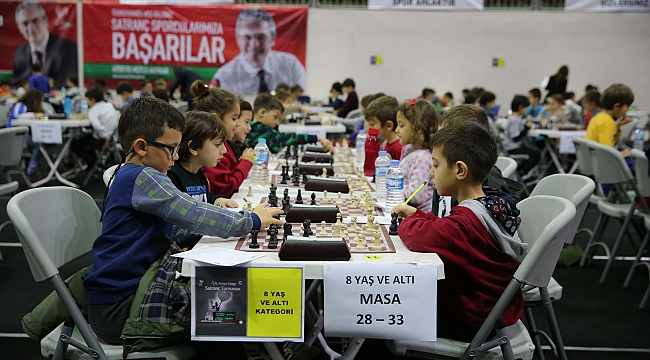 Satranç Tutkunları Ata İçin Bir Arada!