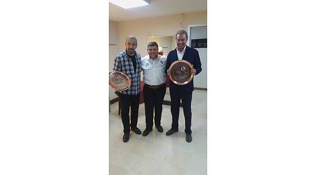 Tiyatroculara Urfa' nın Turizm Elçisinden Hediye