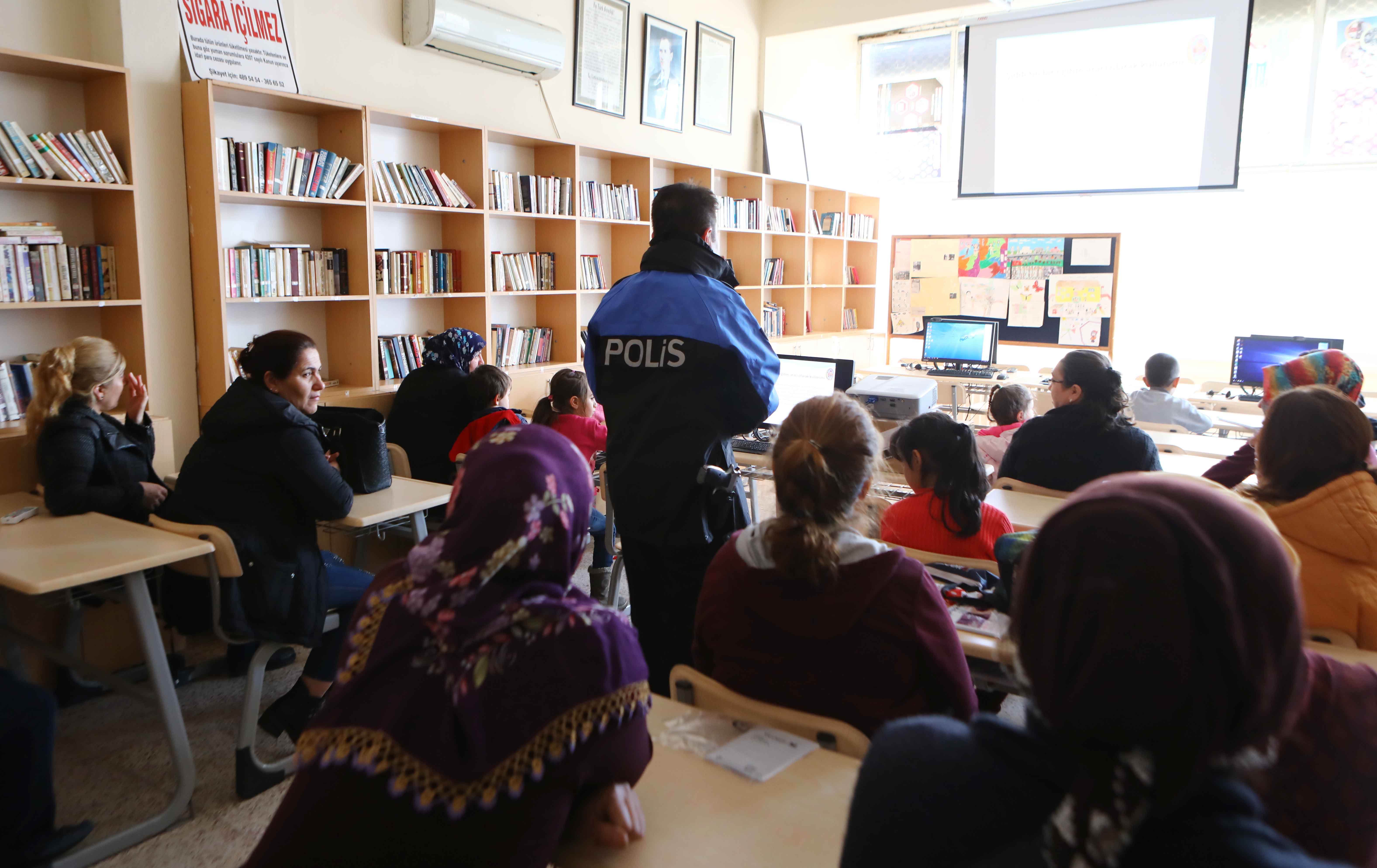 Bayraklı Şiddete Duyarsız Değil