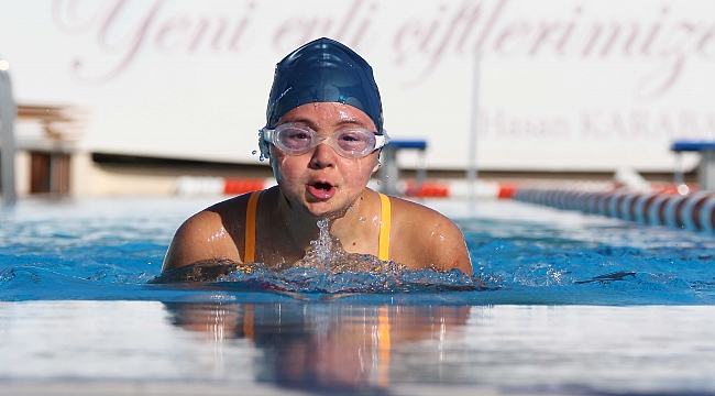 Bu Başarıya Şapka Çıkarılır