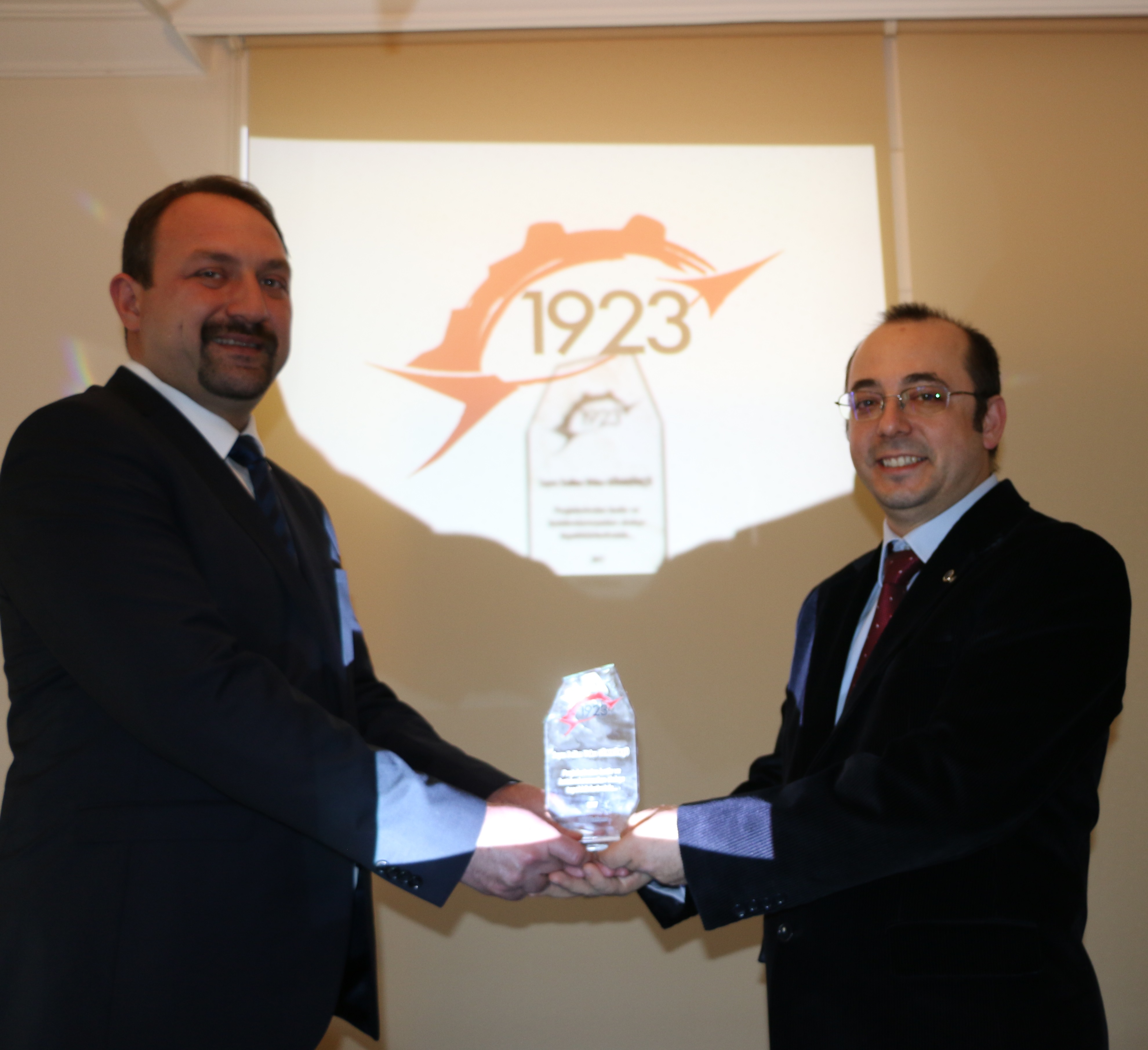 Gümrükçü'ye 20. Yıl Ödülü