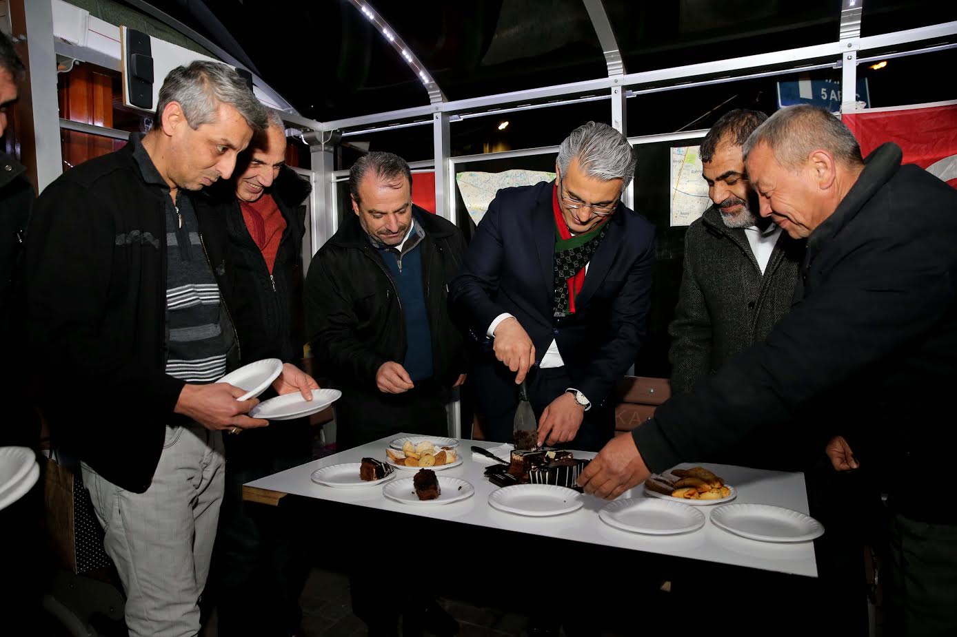 2017'yi taksicilerle karşıladı