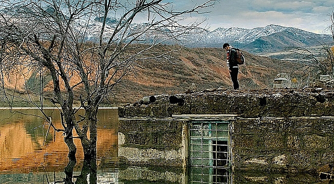 Kazım Öz&#039;ün filmi Asya&#039; nın en iyi filmi seçildi