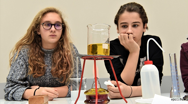 Çocuklar Bilimi Eğlenerek Öğreniyor