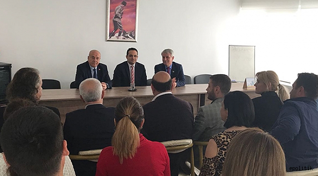 İzmir’de bir ilk: CHP’li ilçe belediye başkanından İYİ Parti’ye ziyaret!