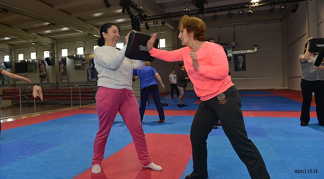 KADINLARA ÖZ SAVUNMA DERSİ