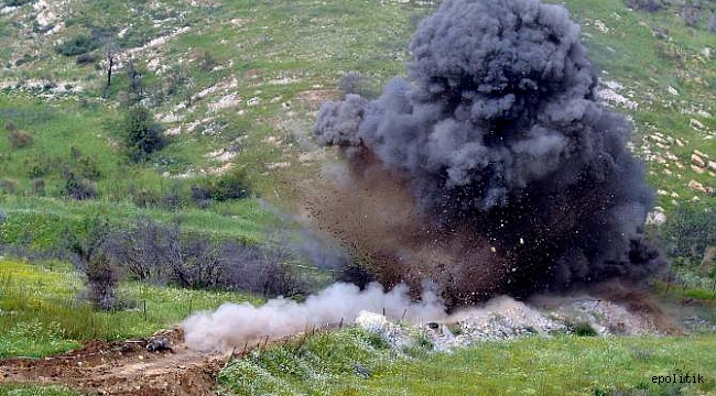 Karabağ&#039;da araç mayına bastı: Ölüler var