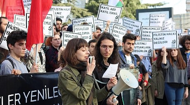 Komünistler İş Başında