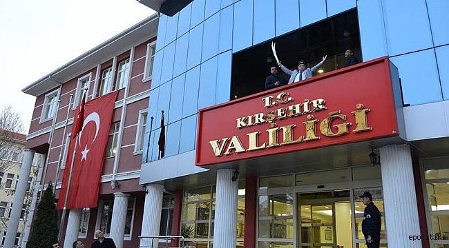 Vali’den ‘Zülfikarlı’ balkon konuşması