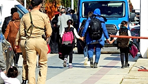 Çeşme'de 92 Kaçak Göçmen Yakalandı