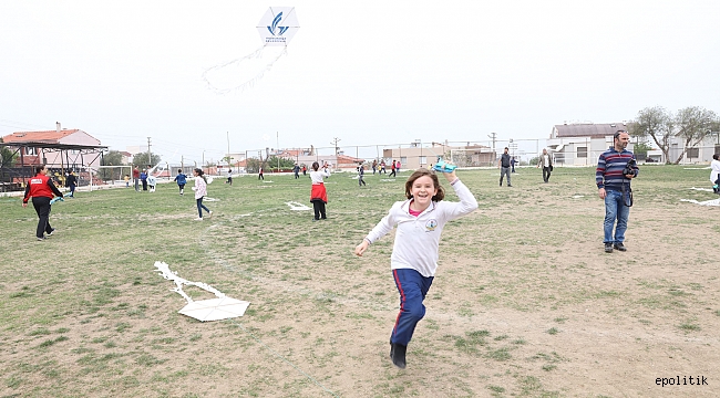 Güzelbahçe’de uçurtma şenliği