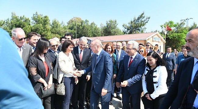 Akademisyenlerle &quot;Askeri&quot; Karşılamaya Tepkiler Sürüyor