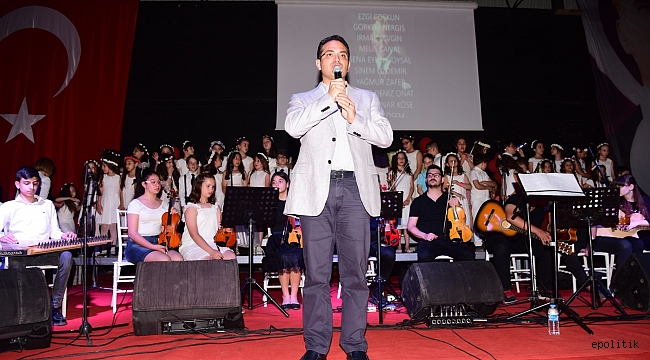 Bornova Belediyesi kurslarında öğrendiklerini sergilediler