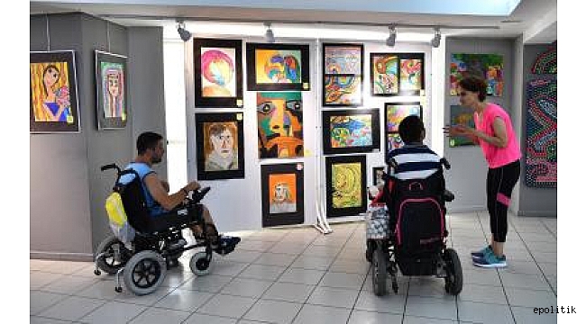 Renkler Engelleri Aştı