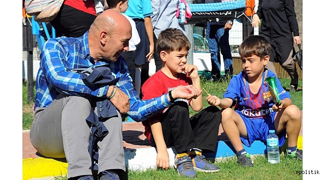 Adı Çocuk Kendi Büyük