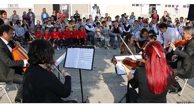 Köy Okullarında Harika Konserler