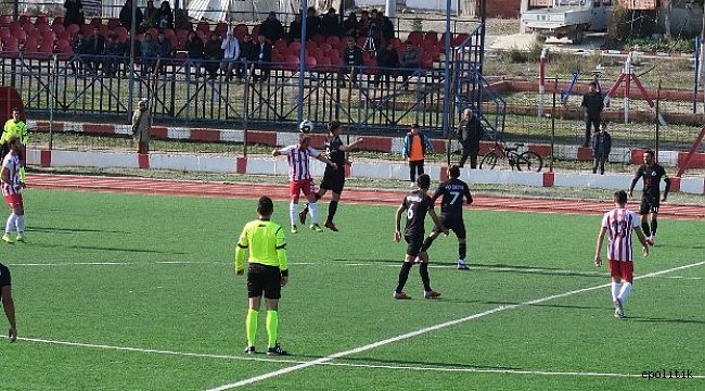 Foça Liderlik Koltuğunu Kaptırmadı