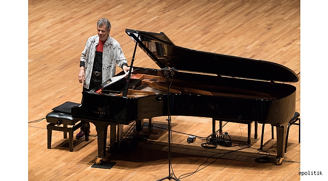 İzmir'de Bir Efsane