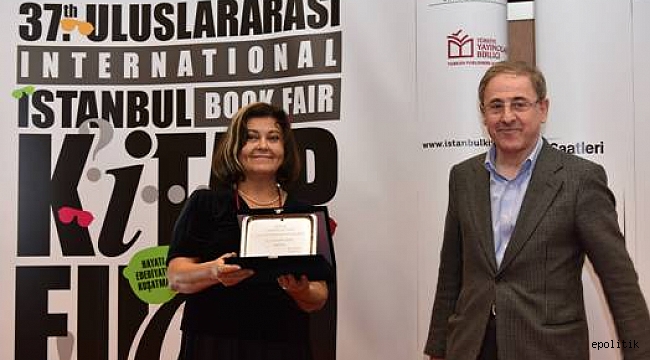 Onur Ödülü Prof. Dr. Meral Özbek’e