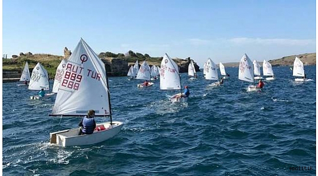 Yelkenler Foça Rüzgarıyla Buluştu