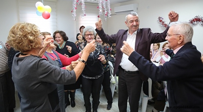 Başkan Şenol, 60 Yaş Üstü Gençlerin Coşkusuna Ortak Oldu