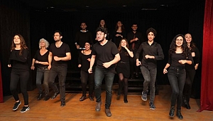 Bayraklı Tiyatrosu Perdelerini 5 Oyunla Açıyor