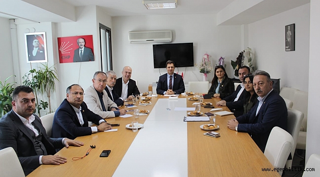 CHP İzmir&#039;de Zirve...