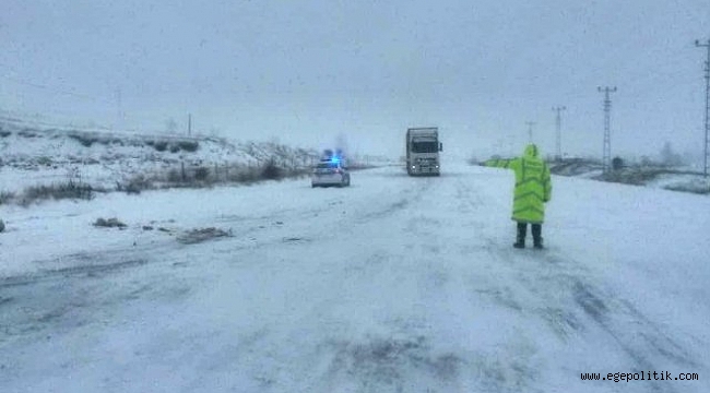 Erzincan-Sivas Yolu Kapandı!