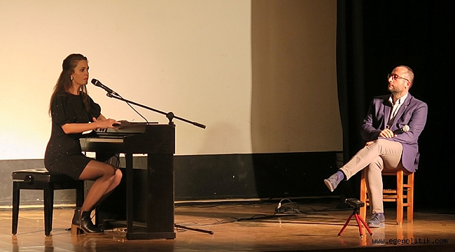 Foça&#039;da Piyano Sesleriyle Büyülü Bir Akşam