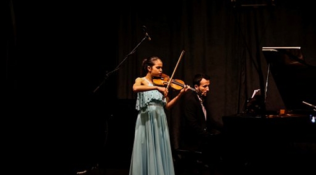 GENÇ YETENEKLER BUCA’DA SAHNE ALDI