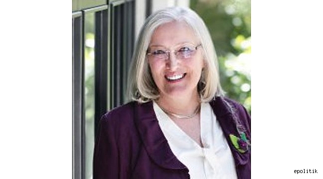 İzmir Siyasetinde de Kadının Adı Yok