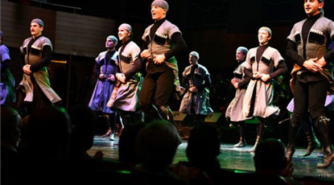 Rustavi AASSM&#039;yi &quot;salladı&quot;