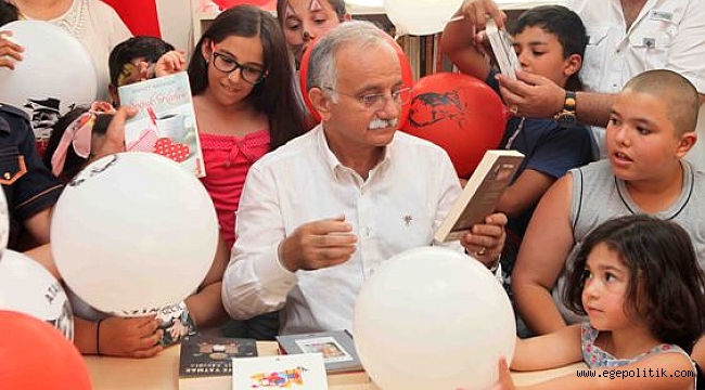Bayraklı  Kütüphaneleri  İlki  Başardı