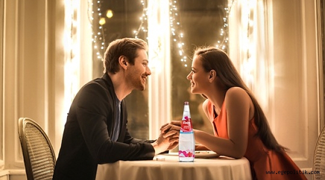 Pınar Su'dan Sevgililerin Ruhuna Dokunan Mesajlar