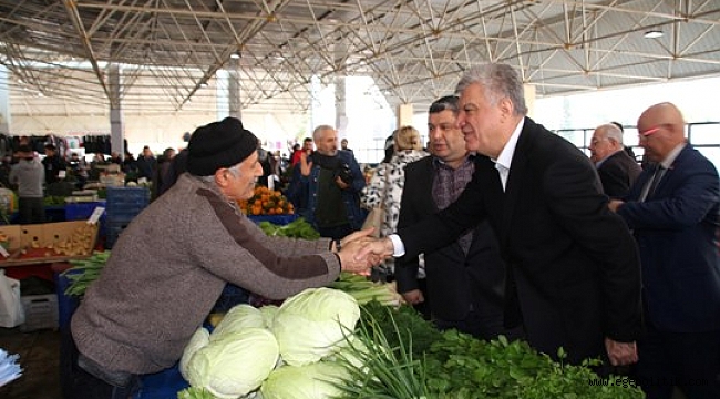 Ali Engin Pazaryeri Esnafı ile Kucaklaştı!