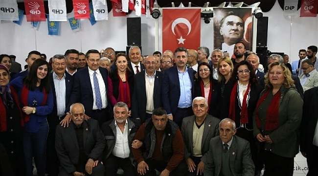 Bayraklı'da AK PARTİ’den CHP’ye 1249 Katılım
